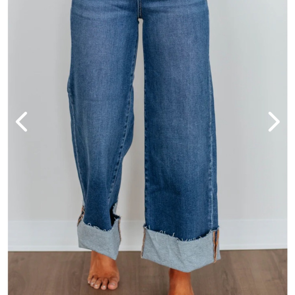 Stylish Denim Wide-Leg Jeans
